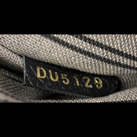 !Help ! Is this authentic? - Picture 3 of 6